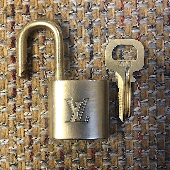 Louis Vuitton LV Gold Padlock Lock & Key 308 - Picture 13 of 13
